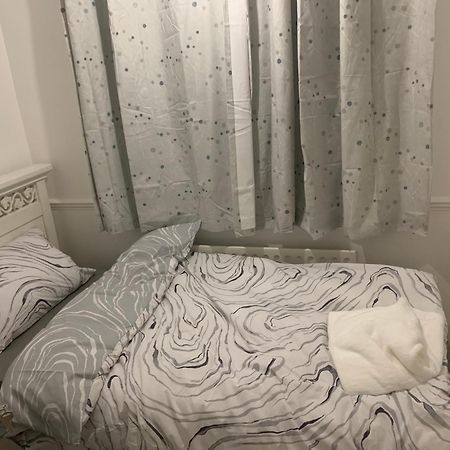 At Apex House Single Room Horndon-on-the-Hill Экстерьер фото